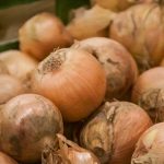 Damit Zwiebeln nicht in den Augen brennen: einfache Geometrie statt Tränen