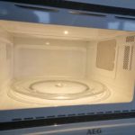 Warum die Mikrowelle gereinigt wird, ohne sie einzuschalten: Zitronendampf gegen abgestandenes Fett