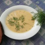 Was passiert, wenn man Suppe ohne Deckel kocht: Wie der Dampf die Hälfte des Geschmacks nimmt