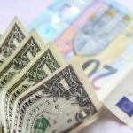 Wie man aufhört, Geld für Kleidung auszugeben: nicht offensichtliche Regeln für die Pflege des Kleiderschranks