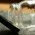 Wie man eine Dose mit normalem Klebeband öffnet: Physik der Spannung vs. Muskelkraft